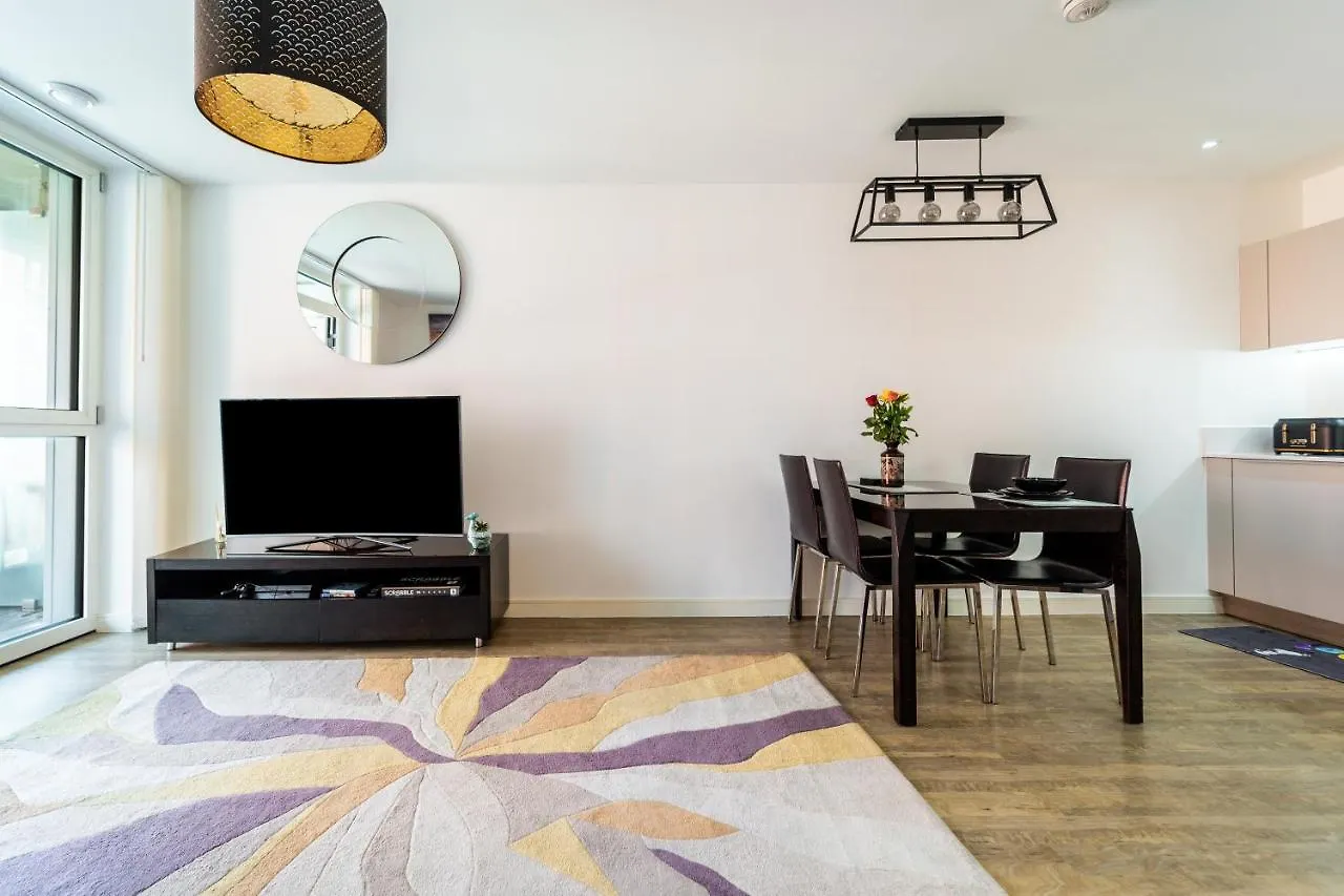 Apartment Luxury Riverview Greenwich 2Bed Apt- Sleep 6 Guests-5Min From 02 Arena- Playstation 4 Provided London